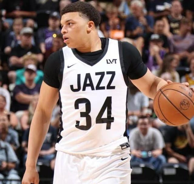 1729698850449023633.jpg f432f8bfce773cc604bd782a33190cb.jpg